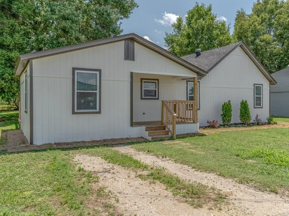 105 School St, Bay, AR 72411