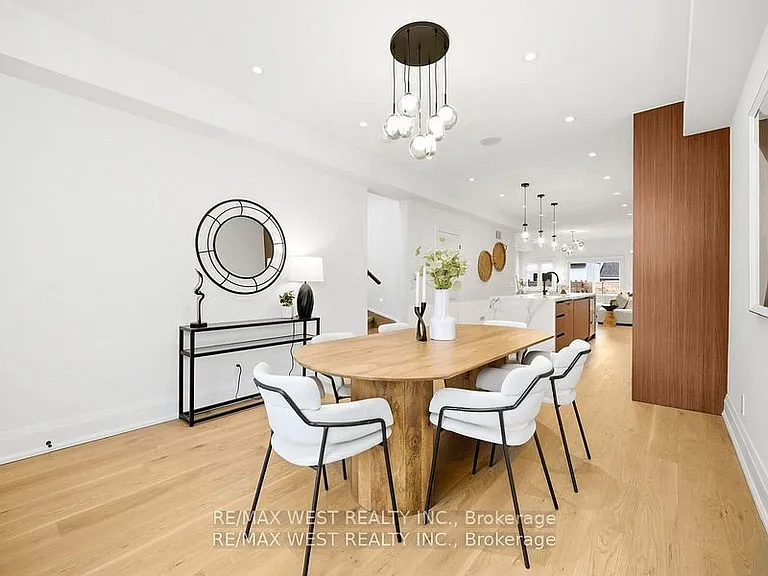 390 Saint Clarens Ave #UPPER — Photo 4