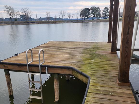 3rd image of 648 Coves Point Dr