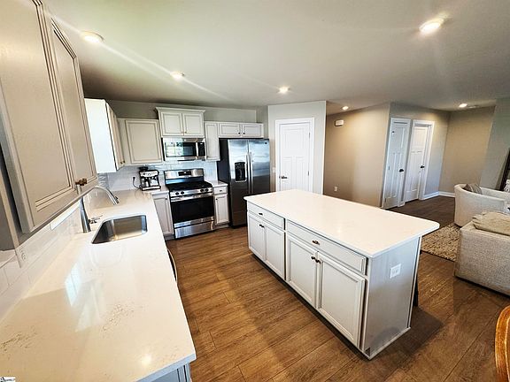 5th image of 1324 Coffeetree Dr