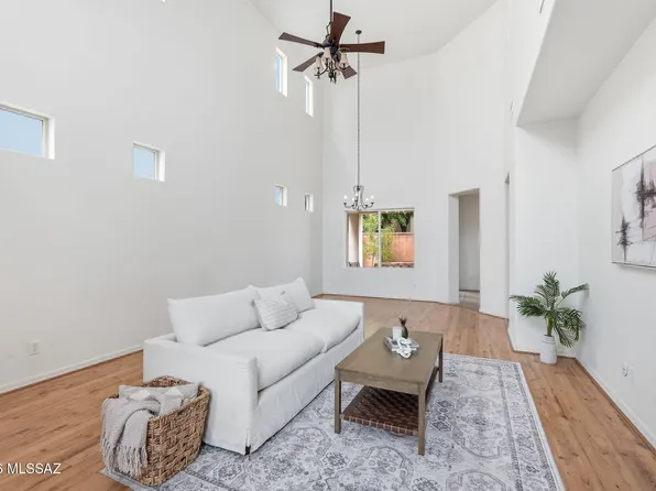 60 W Camino Rio Chiquito, Sahuarita, AZ 85629