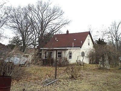 4th image of 105 S Silkwood St