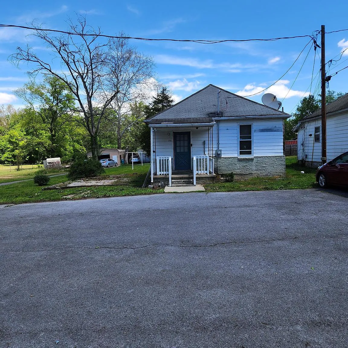 3 bed, 1.0 bath, 1000 sqft, $1,500 — Photo 1