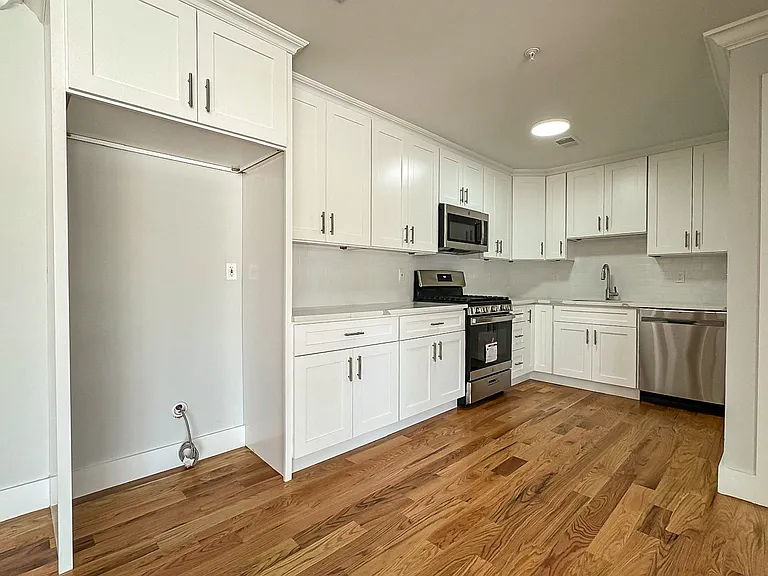 60 Westfield Ave #2 — Photo 8