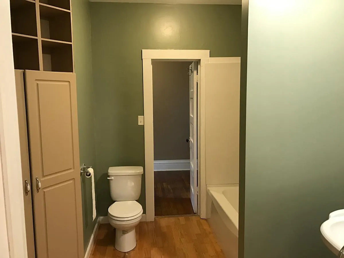 2 bed, 844 sqft, $875 — Photo 2