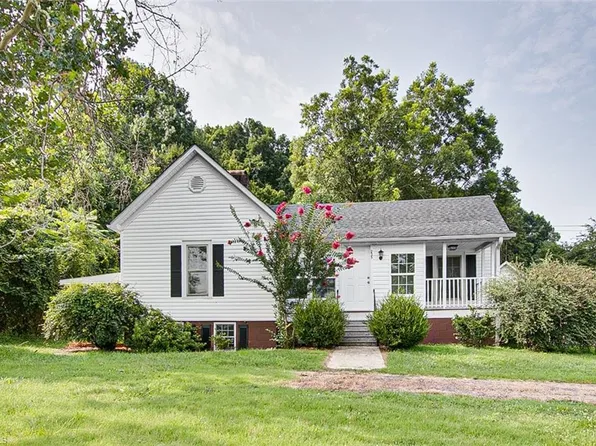 225 W Academy St, Randleman, NC 27317