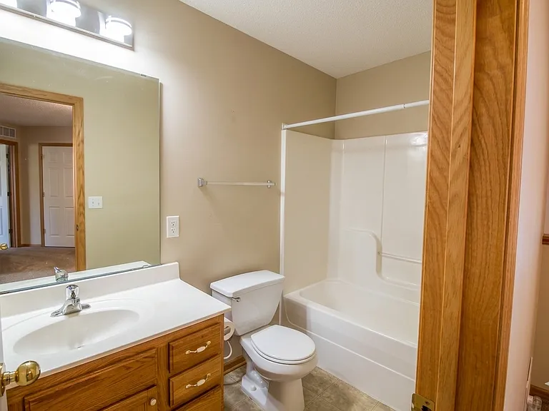 1591 Woodlynn Ave #2 — Photo 11
