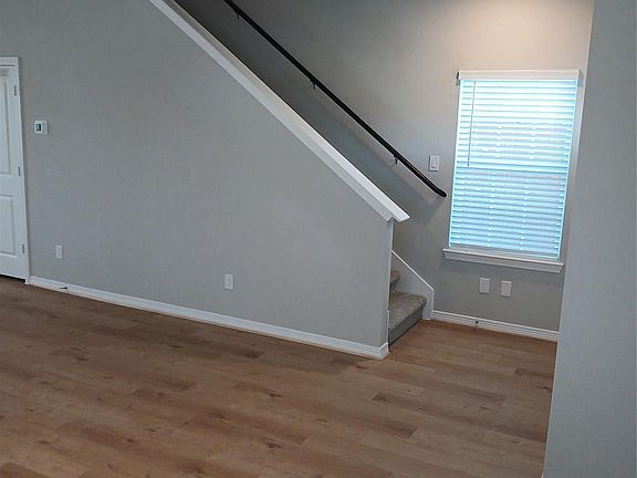 4th image of 6403 Paris St