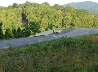 28 Lauren Ln, Candler, NC 28715