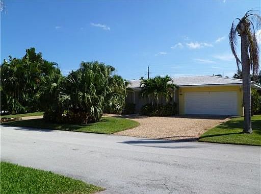 2nd image of 130 Claremont Ln