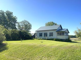 2031 E Sterling Rd, Jonesville, MI 49250