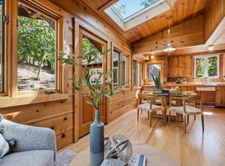 33 Oakwood Rd, Orinda, CA 94563