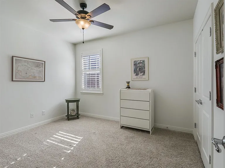 4724 Durham Dr — Photo 19