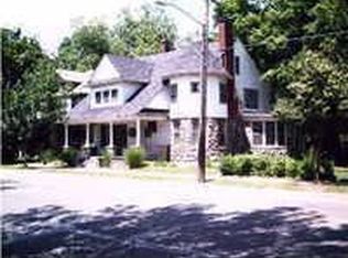 1075 Lake Dr SE, Grand Rapids, MI 49506