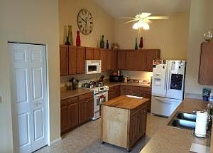 5th image of 821 SE Cavern Ave