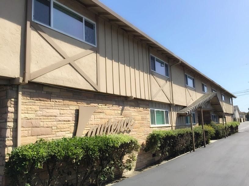 1st image of 906 Burbank Dr APT 4