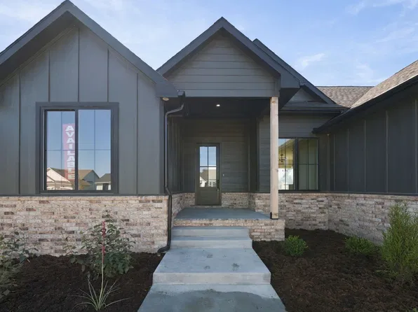 4989 N Emerald Ct, Maize, KS 67101