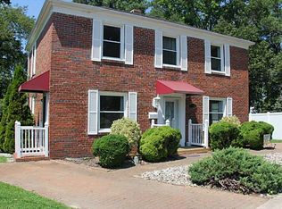 107 Armstrong Dr, Hampton, VA 23669