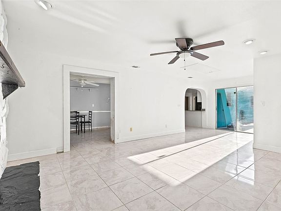 3rd image of 3045R Fountainhead Dr
