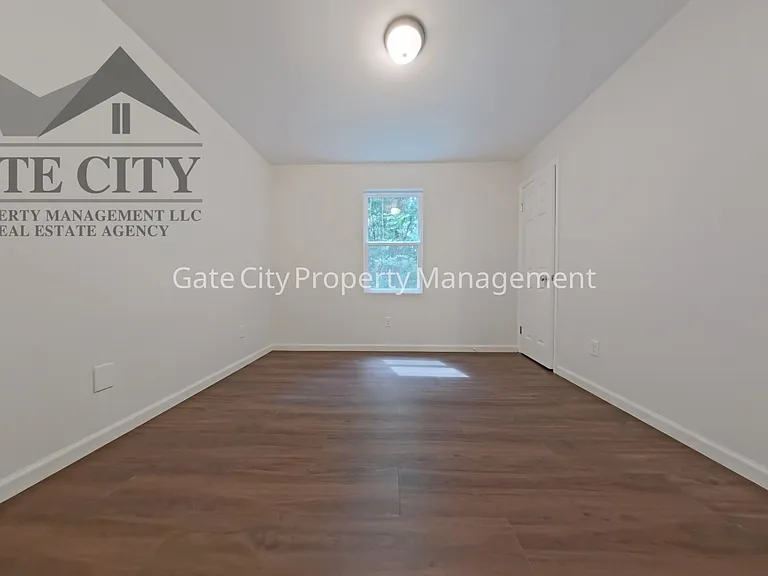 427 S Main St #9 — Photo 9