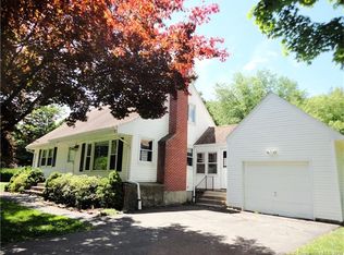 121 Hartford Rd, Simsbury, CT 06070