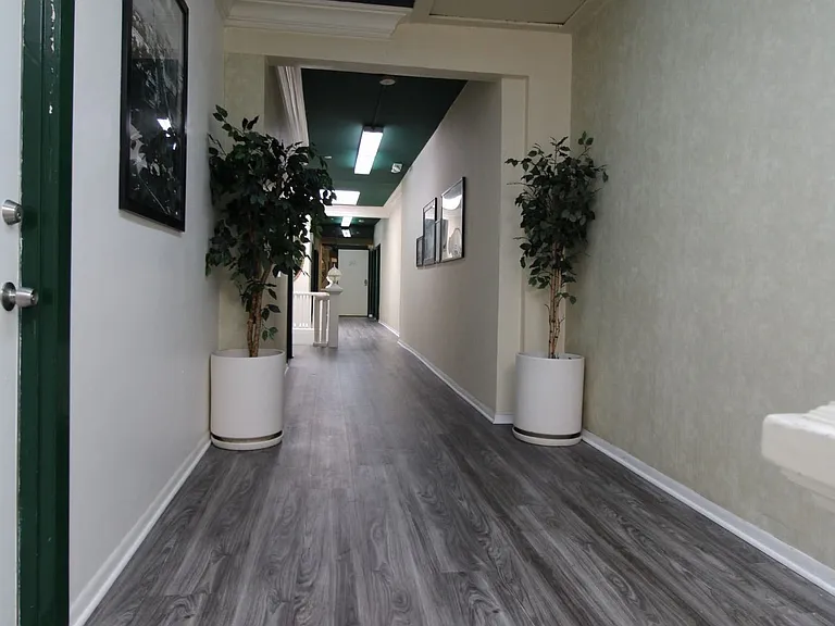 Essex Manor — Photo 6