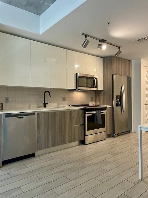 1st image of 130 NE 27th St #518