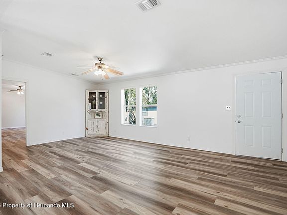 4th image of 3315 Southwest Blvd