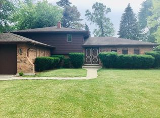 325 E Sunset Dr, Arlington Heights, IL 60004