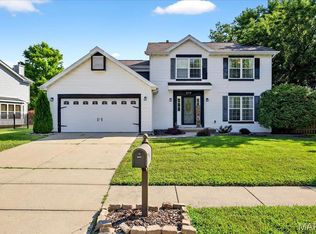 219 Royalltrail Ln, O'Fallon, MO 63368