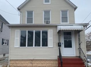 129 Longfellow St, Carteret, NJ 07008