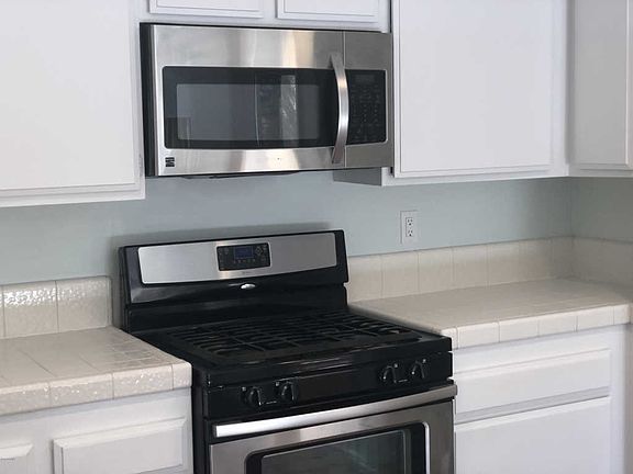 4th image of 385 N Sprucewood Ave