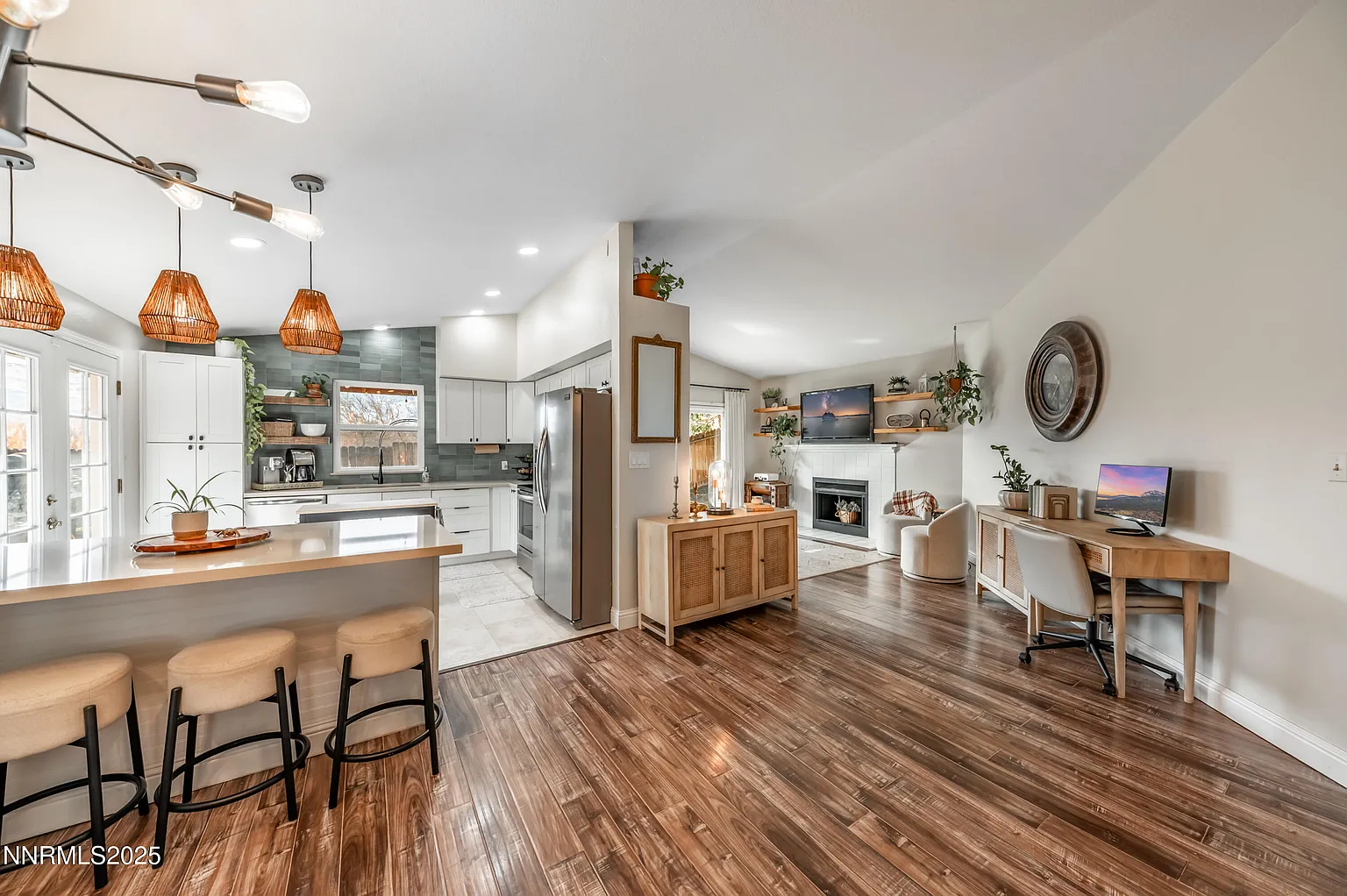 6052 Bankside Way photo 1