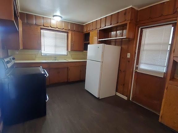 5th image of 3343 E Clinton Ave #3343