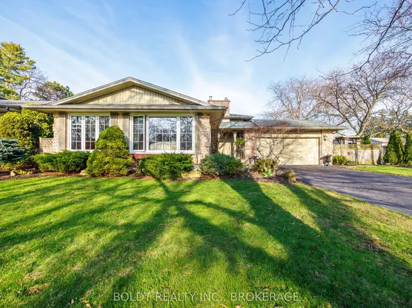 24 Mississauga Rd, Saint Catharines, ON L2N 3K4