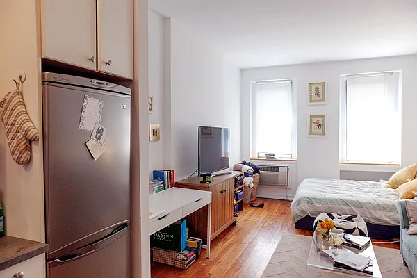 Rented by David H. Kim, LREB | media 4
