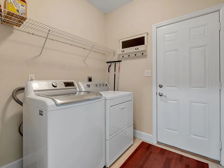 7056 Sawley Ln — Photo 21
