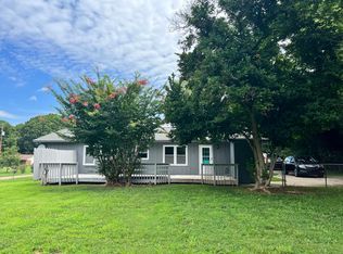 3326 Paula Cir, Charlotte, NC 28216