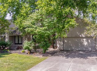 26185 Hurlingham Rd, Beachwood, OH 44122