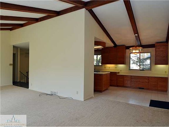 5th image of 1027 E Darlington Ave