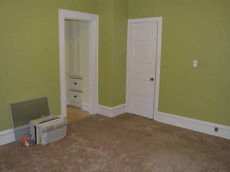 1st image of 150 E 1st St #3