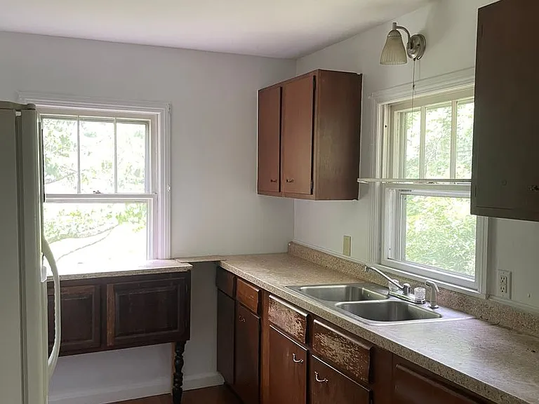 1012 Aspen Rd — Photo 4