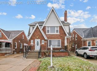6838 Hartwell St, Dearborn, MI 48126