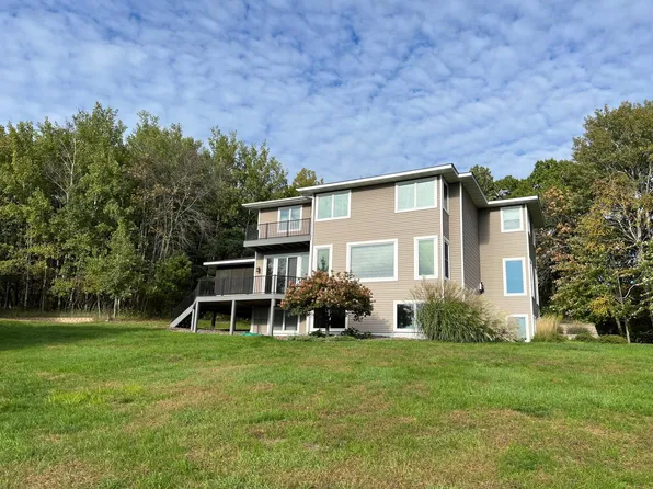 450 Countryside Dr, Saint Croix Falls, WI 54024