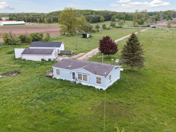 1832 E Carson City Rd, Sheridan, MI 48884