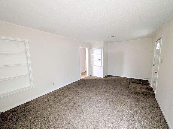 3rd image of 5365 E Parkway Dr