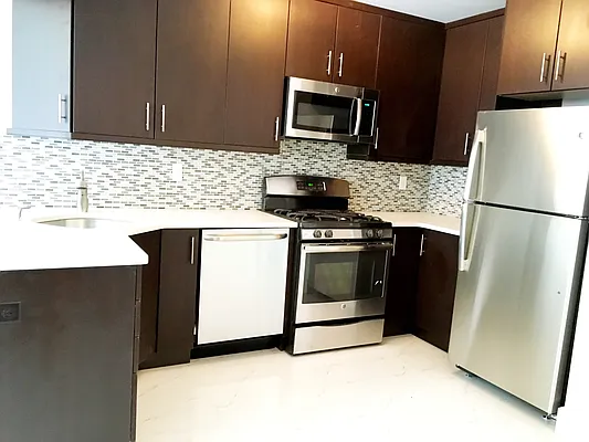 Rented by NY Space Finders Inc. | media 16