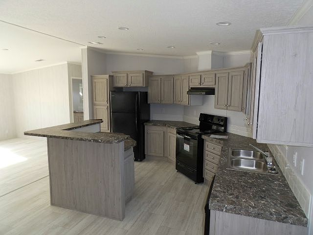1st image of 16 Pepper Dr #16