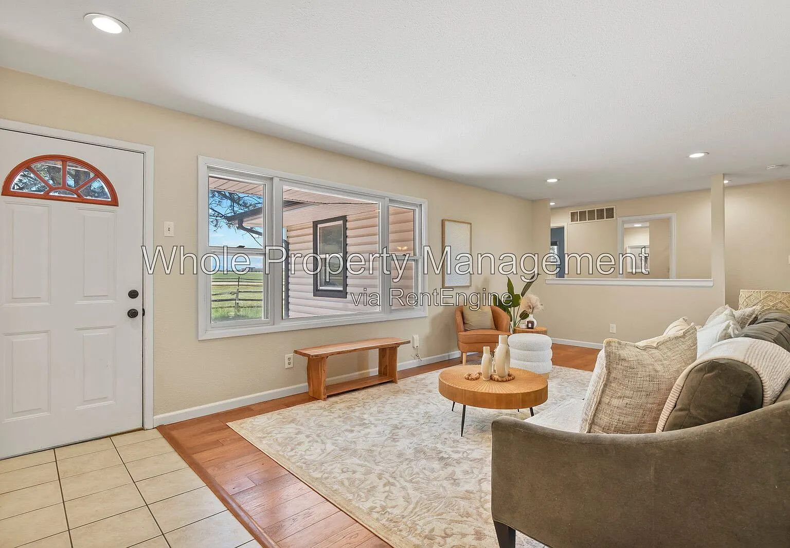 3 bed, 2.0 bath, 2088 sqft, $3,900 — Photo 4