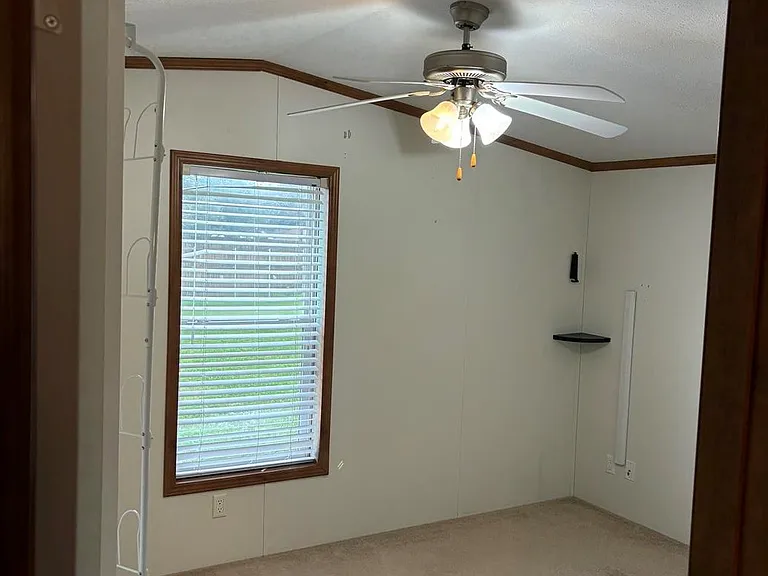 72 Wanda Ln — Photo 8